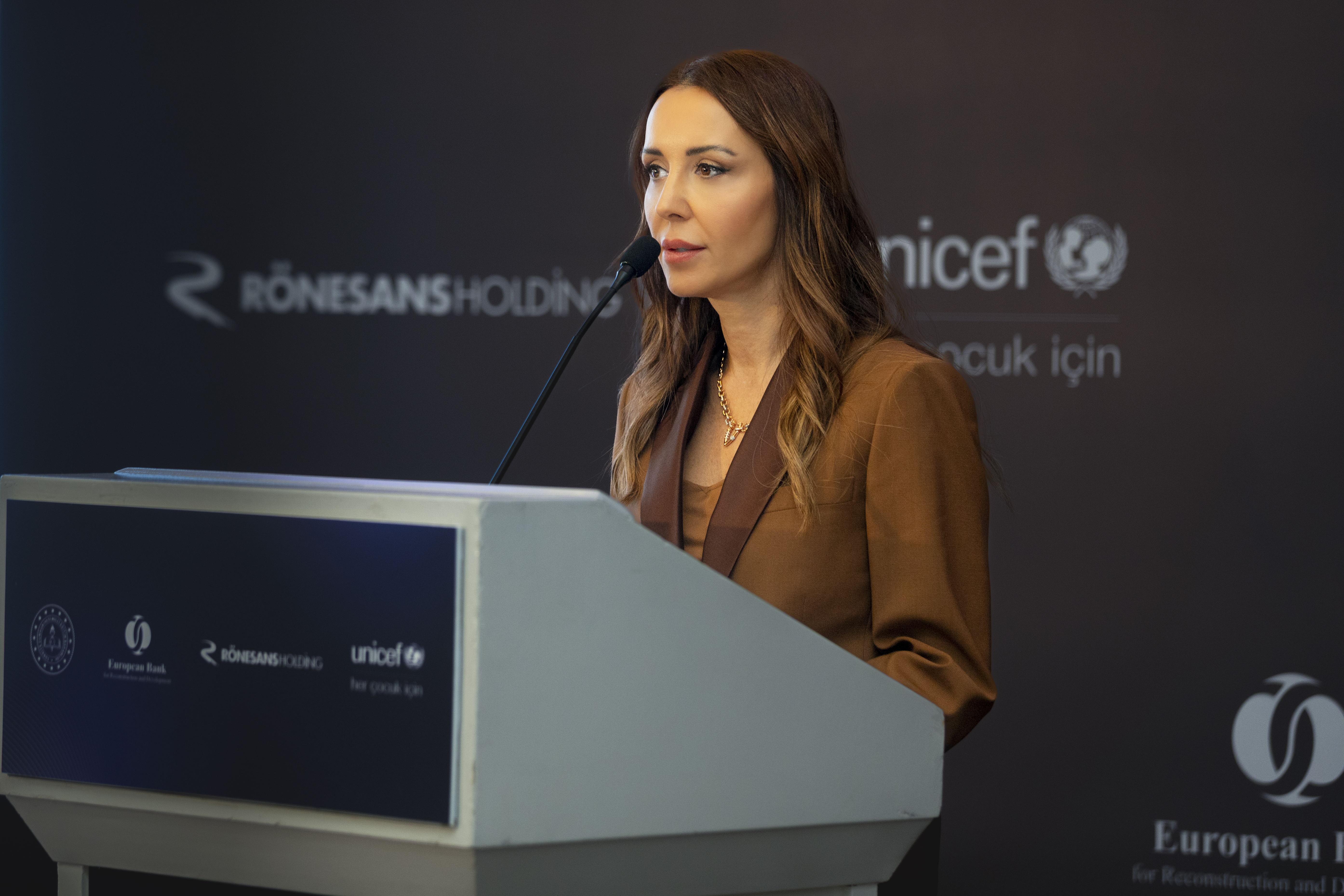 CE1_5013-Edit.jpg (9.67 MB)