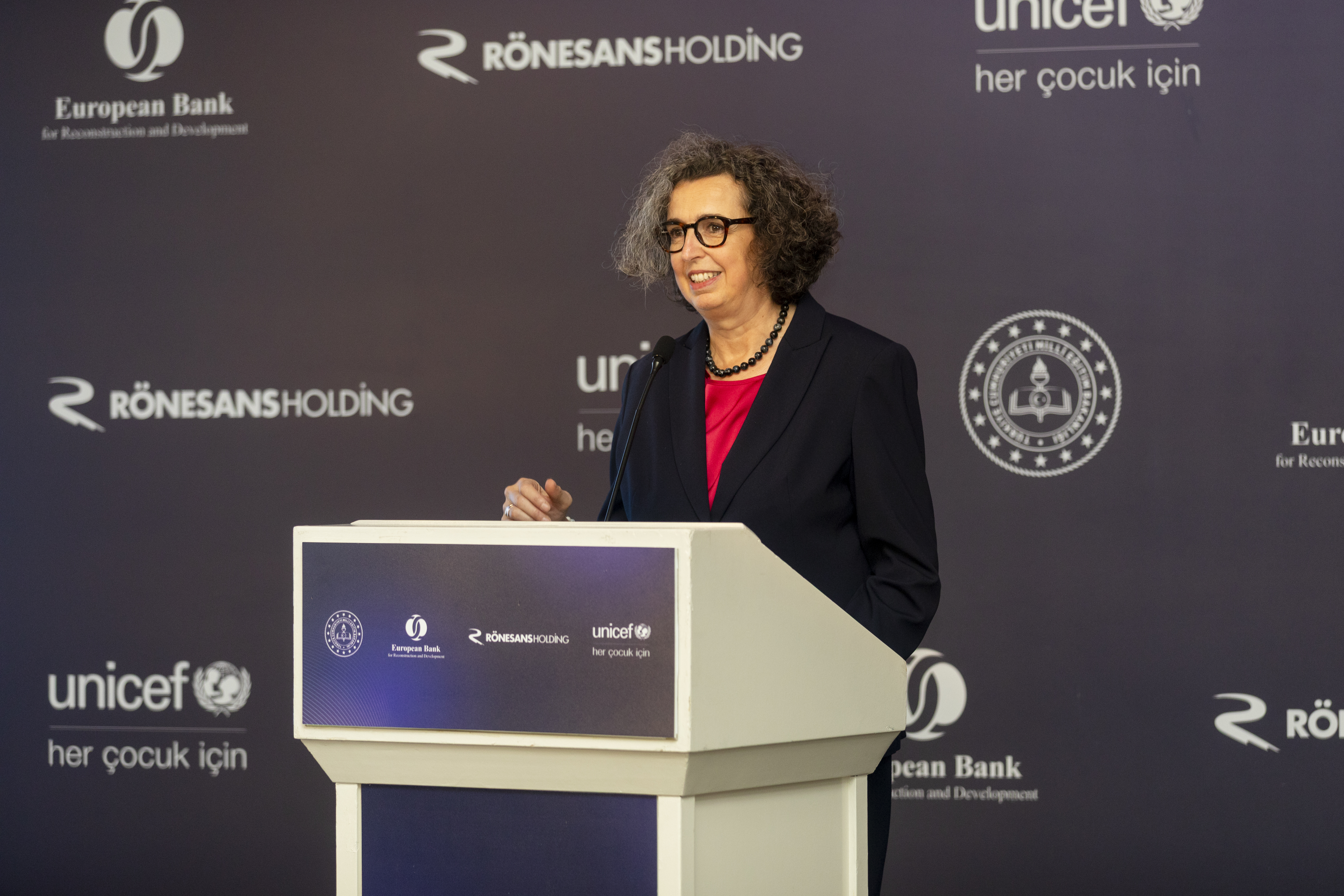 CE1_5058.jpg (14.46 MB)