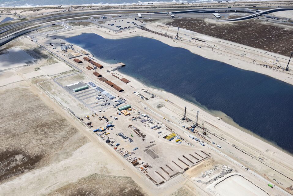 construction-of-princess-amalia-harbour